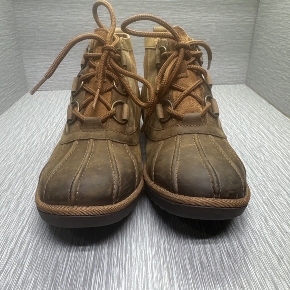 UGG Waterproof Duck Boots Leather Shearling Lined Lace Up Brown Women's Size 8 - Picture 2 of 11